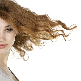 Jak zapobiegać wypadaniu włosów?