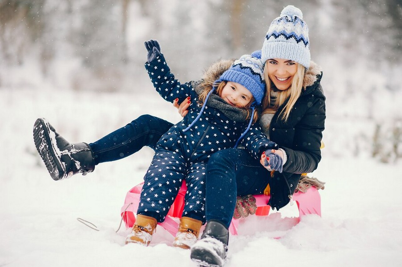Śniegowce dla dzieci – ciepło, komfort i bezpieczeństwo na zimowe dni